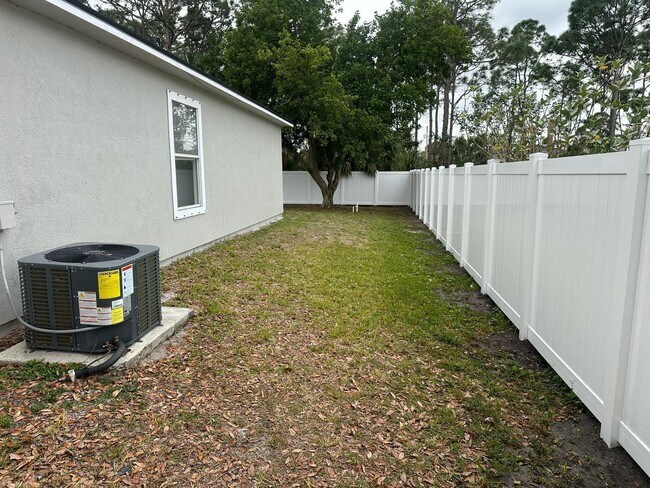 Photo - 2150 SW Biella Ave