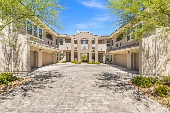 Photo - Elegant Summerlin 2 Bedroom Retreat with Designer Finishes