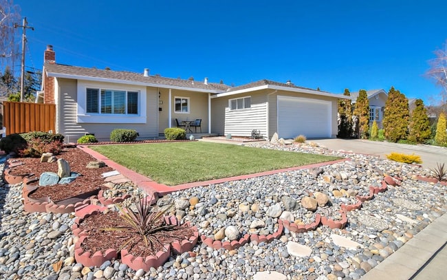 Building Photo - 1099 Kelly Dr Rental