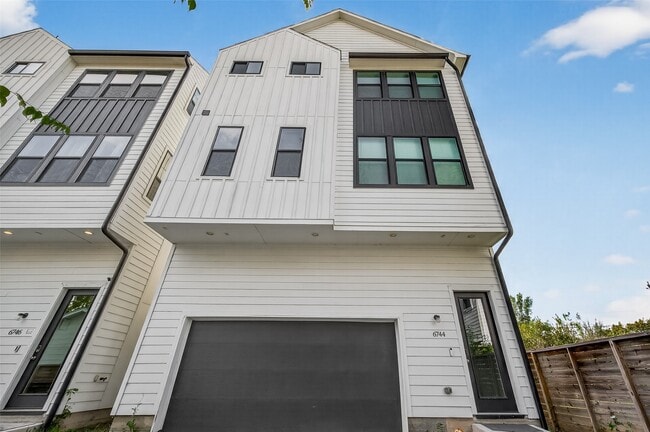 Building Photo - 6744 Del Rio St