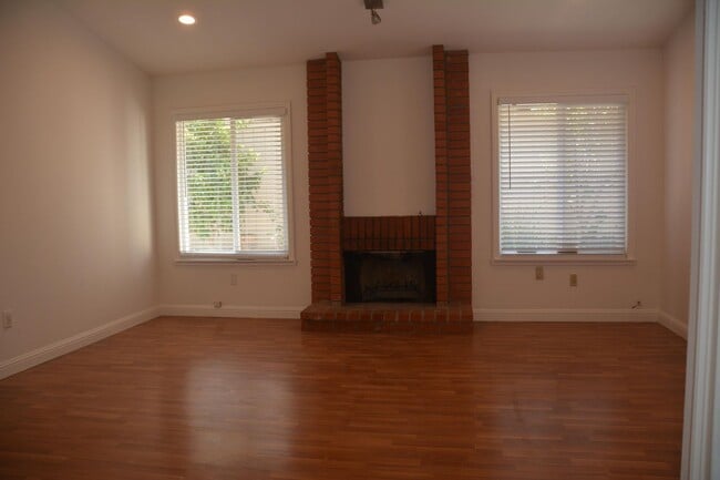 Photo - Sharp Pittsburg 3/2