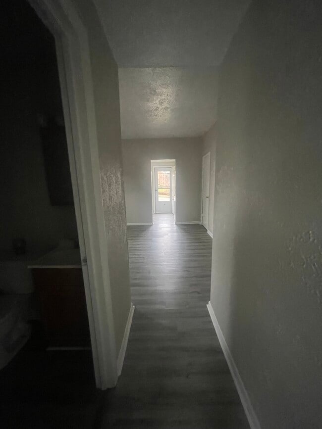 Hallway - 343 Sturges Ave Unit 343