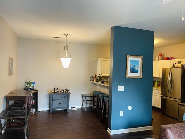 Building Photo - 2631 Oldgate Dr Unit 104