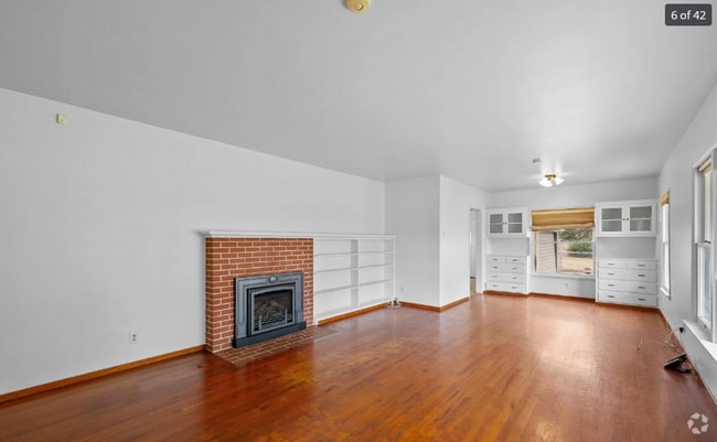 Building Photo - 3-Bedroom Home with Vintage Charm, Garage,...