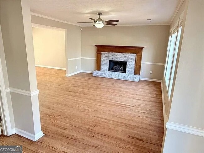 Photo - 343 Welton Way