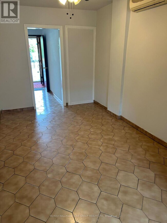 Photo - 472 Winona Dr