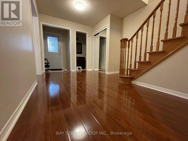 Photo - 4255 Wakefield Crescent