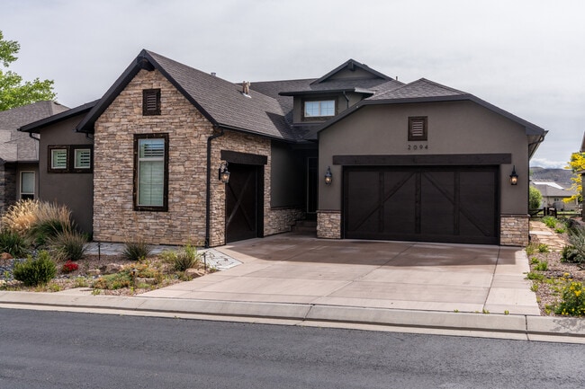 Photo - 2094 Two Wood Dr