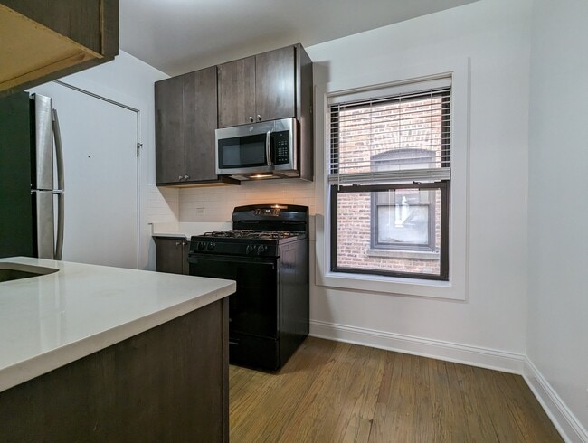 Photo - 2641 N Spaulding Ave Unidad 3W