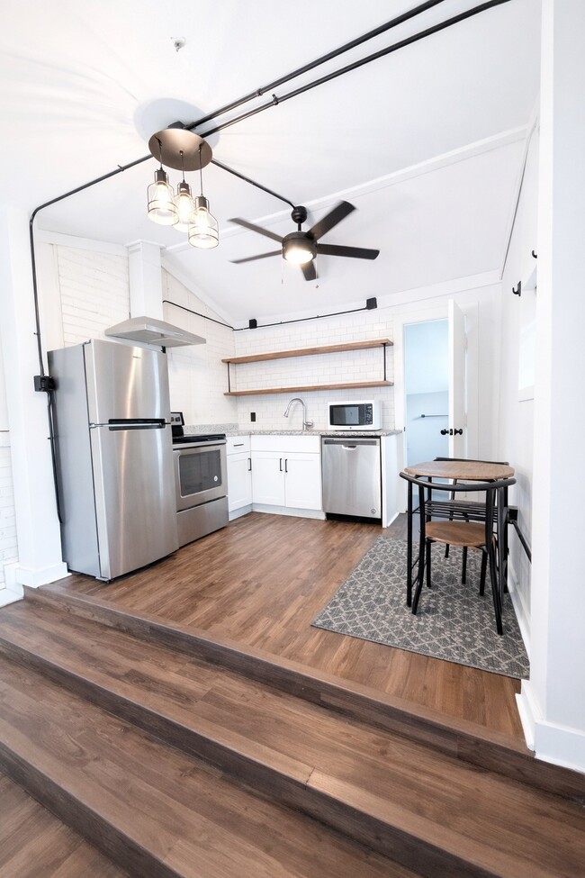 Photo - 4630 Woodside St Unit 3