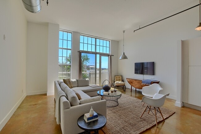 Photo - 180 NE 4th Ave Unit 406