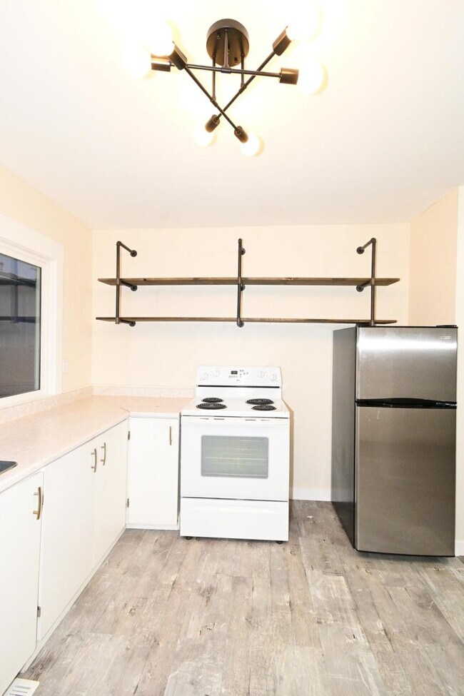 Photo - 4 bedroom in Prince George BC V2L 2V7