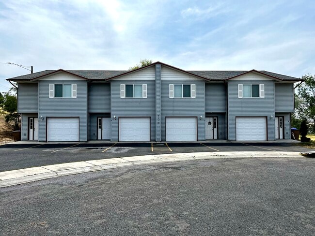 Building Photo - 2518 Valley View Ct Unit B