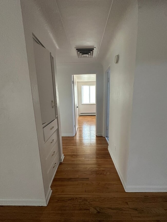 Photo - 4 bedroom 2 bathroom Sinlge Family House in metro Denver