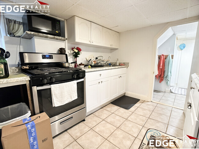 Building Photo - 31 Hopedale St Unit 1 Rental