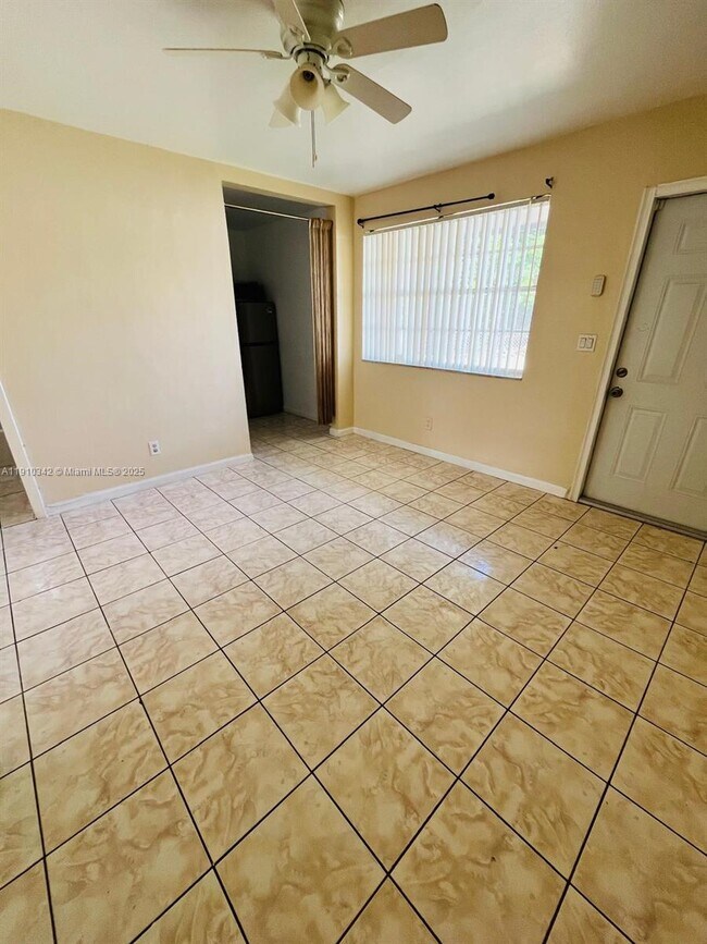 Photo - 125 NW 12th Ave Unidad B