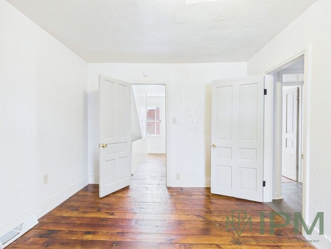 Photo - 1/2 Off First Months Rent! Available Now! ...