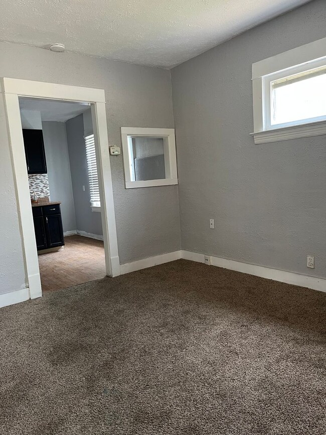 Photo - 11702 Honeydale Ave Apartamento Unidad UPPER