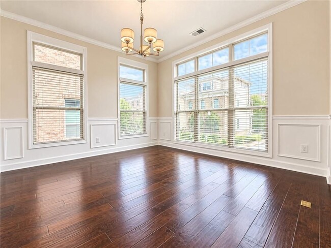 Photo - 1207 Lavista Cir NE