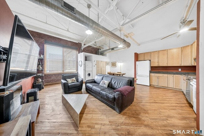 Building Photo - 325 Lafayette St Unit 8309
