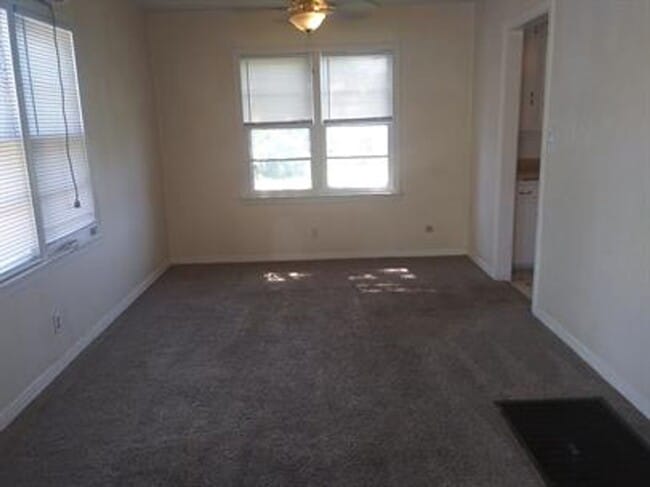 Photo - 305 N Belleview St