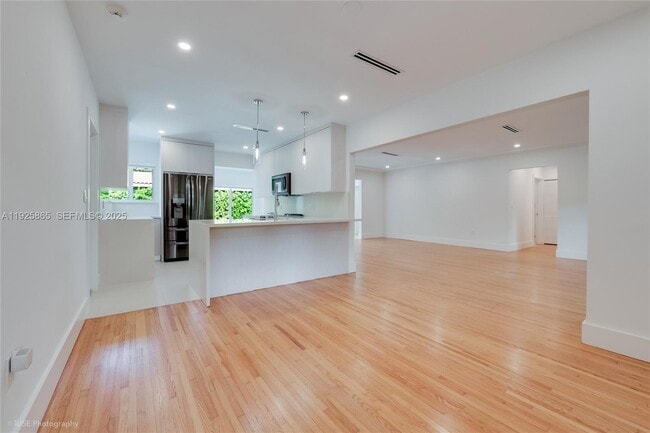 Photo - 1449 Cecilia Ave