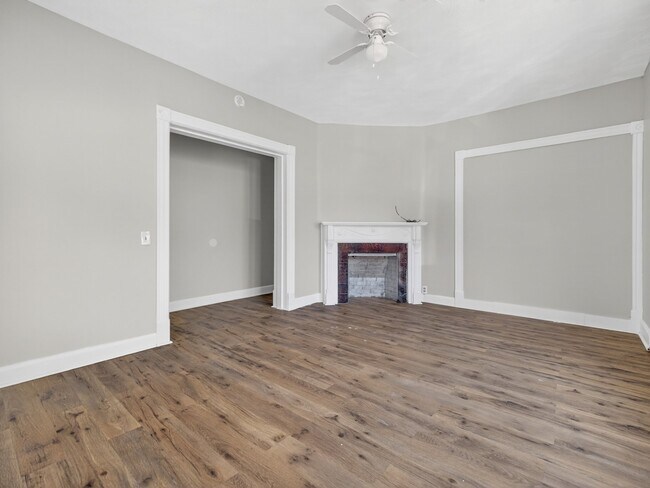 Photo - 195 Laurel Hill Ave Unit BR