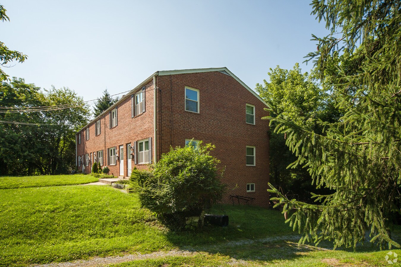 Photo - 709-713 Main St