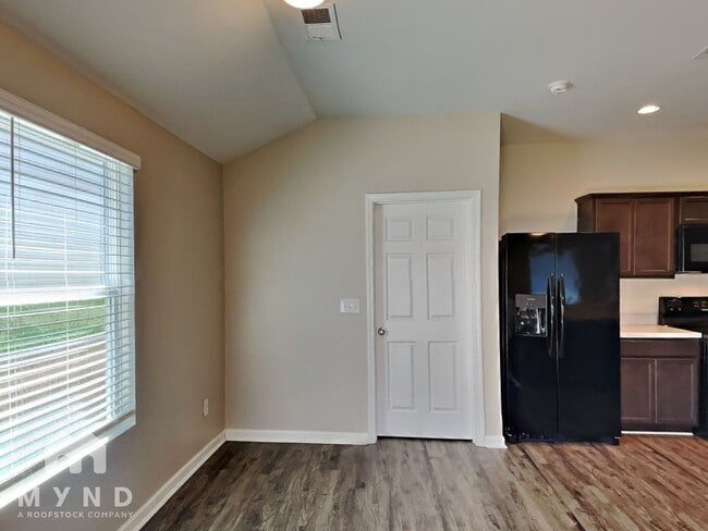 Photo - 245 Americana Dr