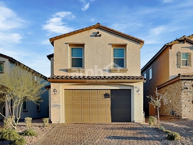 Building Photo - 642 N Water St