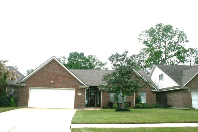 Building Photo - 302 Friends Knoll Ln Rental