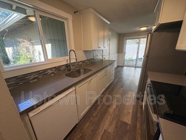Photo - 8120 SW Thorn St