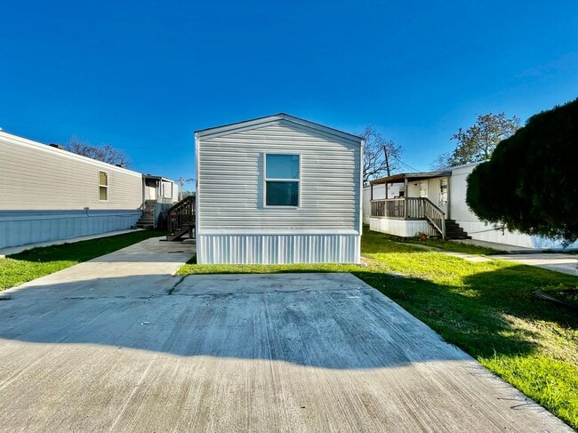 Photo - 127 Dolphin Harbor S