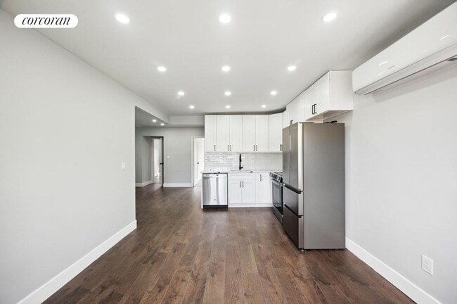 Photo - 224 W 252nd St