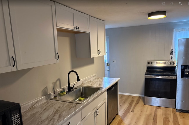 Photo - 1749 Stewart Blvd