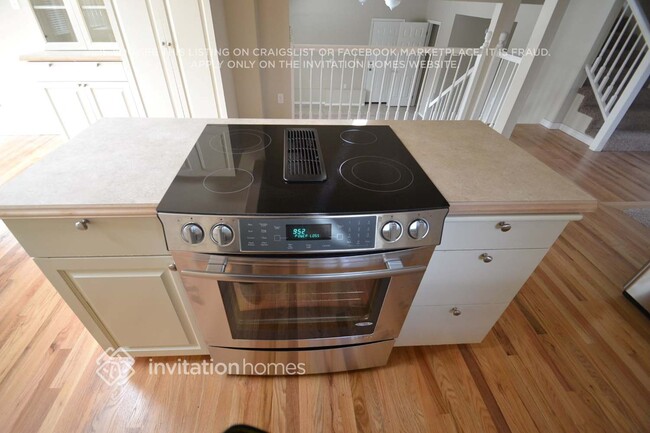 Photo - 931 S 240th Pl