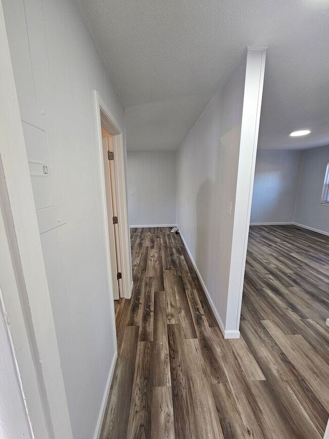 Photo - 2BD/1BA Unit in Newton! Unit 714