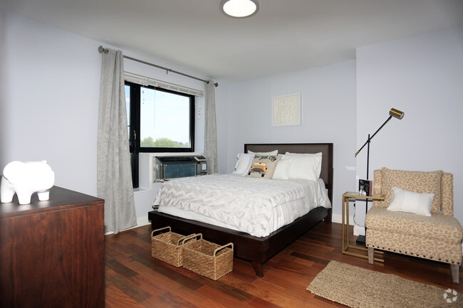 412 Bronx River