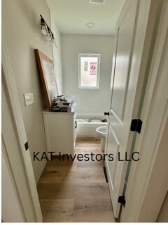 Photo - 168 Blain St