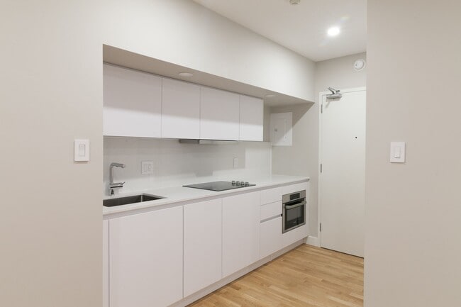 Building Photo - 3455 Rue Aylmer Unit 903