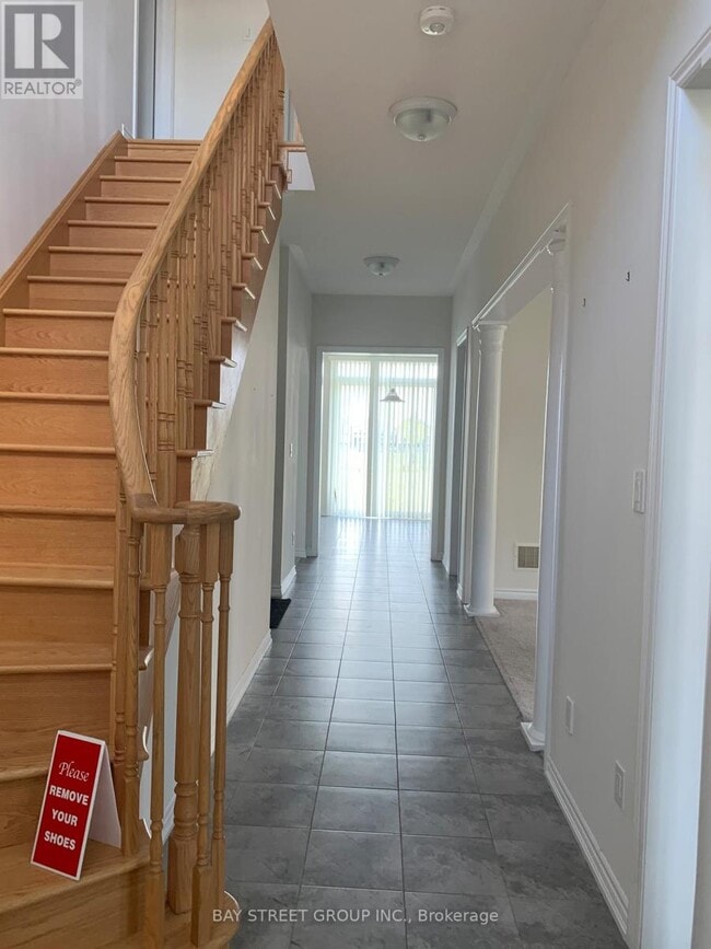 Photo - 97 Redmond Cres