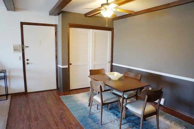 Photo - Lamplighter Apartments