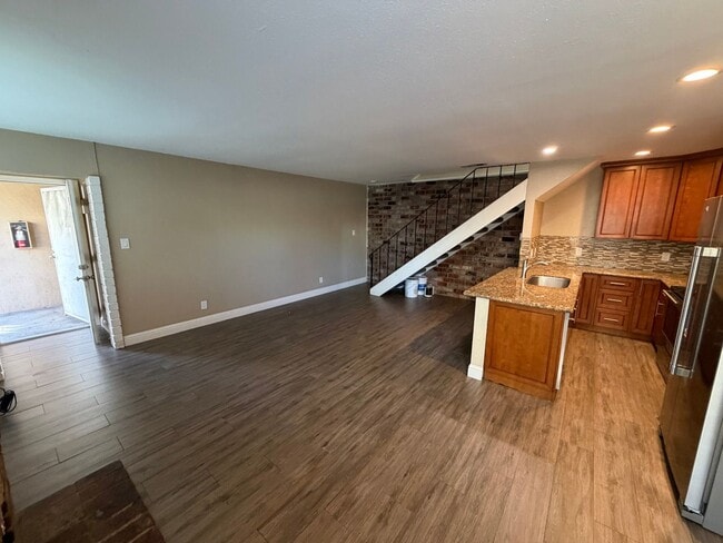 Photo - 5619 42nd St Unit 5619-3