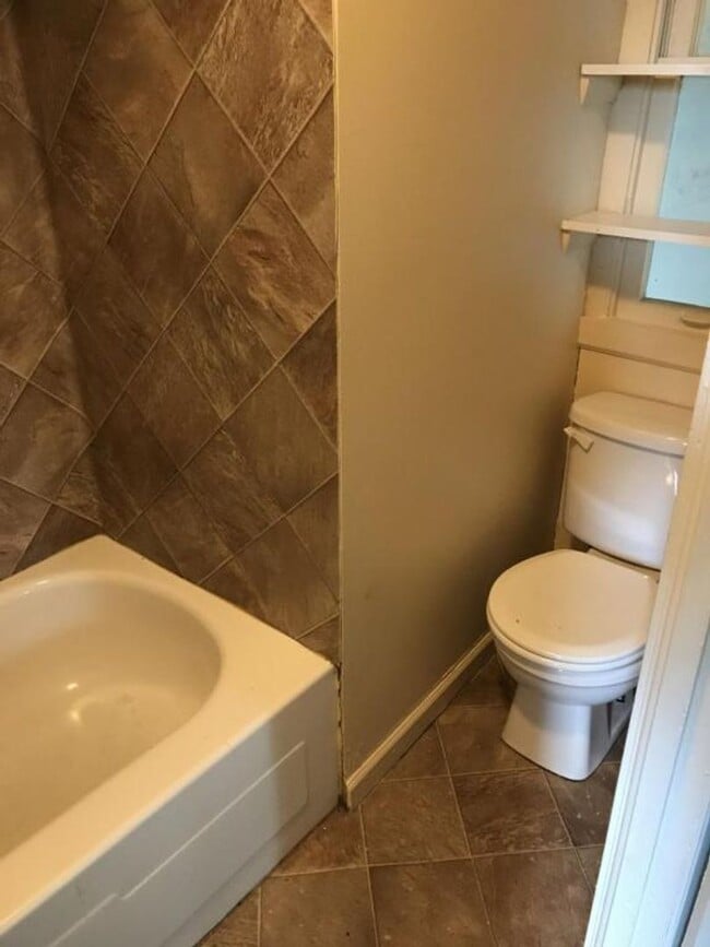 Photo - 403-405 N Baltimore Ave --1 Unit 1