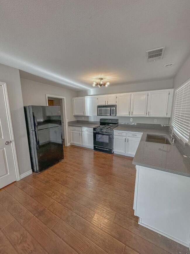 Photo - Spacious 3 Bedroom, 2.5 Bath Home with No ...
