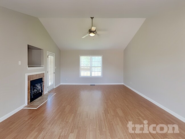 Photo - 51 Bear Oak Dr