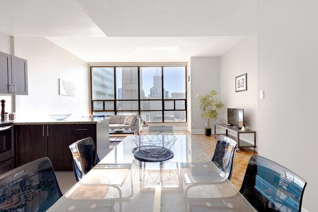 Photo - 77 Gerrard West