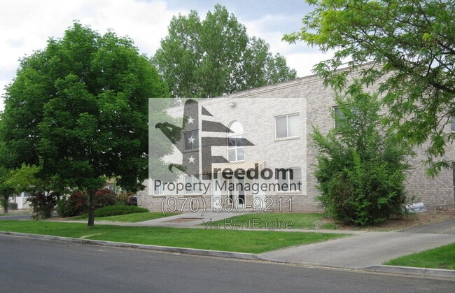 Building Photo - 1102 Belford Ave Unit E