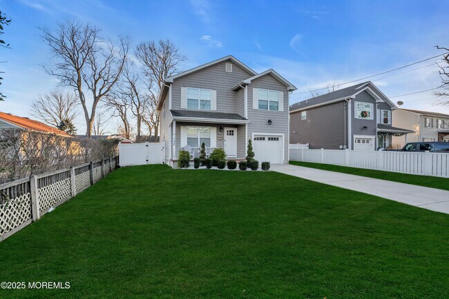 Photo - 132 Chelton Ave