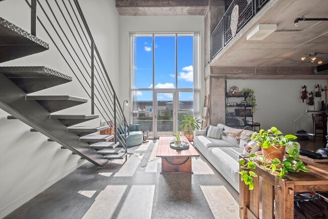 Building Photo - 2000 Bagby St Unit 5417